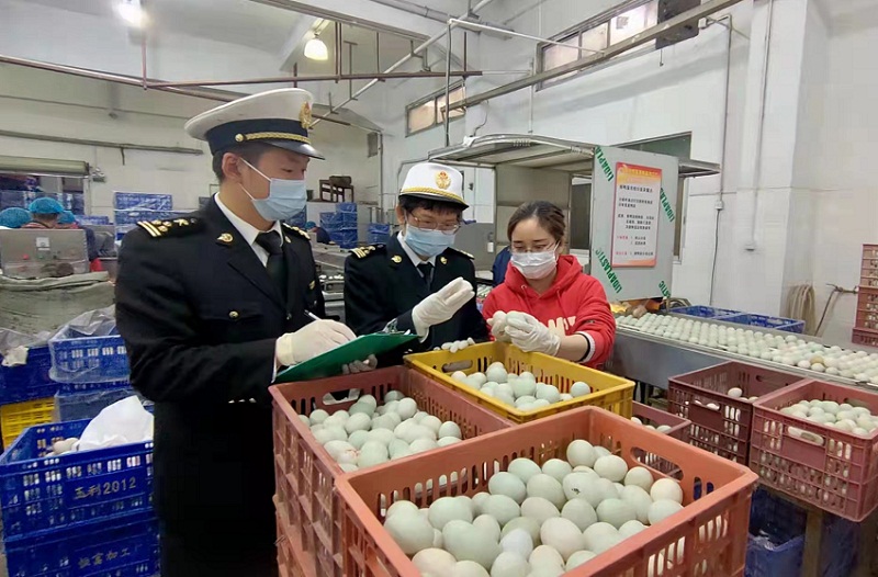 鲜鸭蛋当日达凤岗海关全力保障供港食品安全稳定供应图